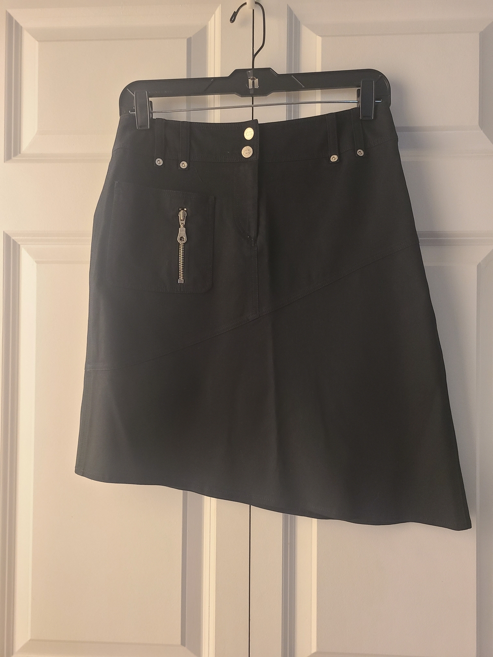 Cynthia Steffe Size 2 Black A-Line Skirt with Zip Pocket